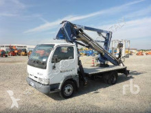 Furgoneta plataforma elevadora sobre camión Nissan Cabstar