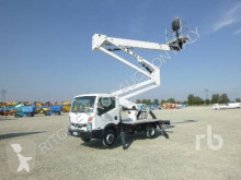 Furgoneta plataforma elevadora sobre camión Nissan Cabstar