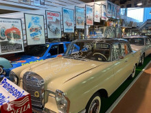 Voiture berline Mercedes 220 Sb, W111 Heckflosse Sb, W111 Heckflosse
