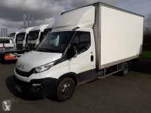Utilitaire caisse grand volume Iveco Daily 35C16