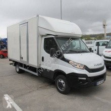 Utilitaire caisse grand volume Iveco Daily 35C16