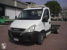 Dostawcze podwozie z kabiną Iveco Daily 35C11