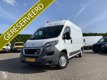 Furgoneta Peugeot Boxer 2.2 HDI 131 PK / L2H2 / TREKHAAK / AIRCO / CRUISE / LED DAGRIJVERL. / STOELVERW. / 2.500 KG AHG furgoneta furgón usada