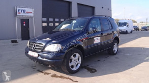 Voiture 4X4 / SUV Mercedes Classe M ML 320 (AUTOMATIC GEARBOX / AIRCONDITIONING)
