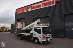 Furgoneta plataforma elevadora sobre camión Renault Maxity 130