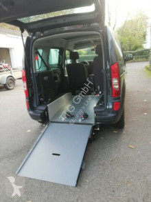 Bil sedan Mercedes Behindertenfahrzeug