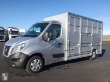 Utilitaire bétaillère Nissan NV400