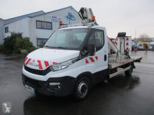 Furgoneta plataforma elevadora sobre camión Iveco Daily 35S13