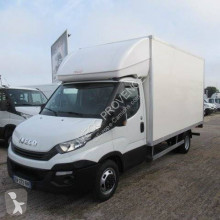 Utilitaire caisse grand volume Iveco Daily 35C16