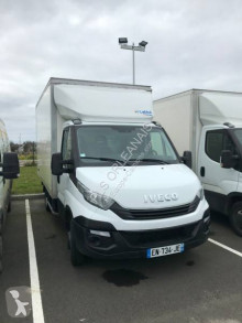 Utilitaire caisse grand volume Iveco Daily 35C16
