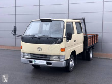 Utilitaire plateau ridelles Toyota Dyna 150