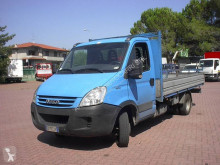 Utilitaire plateau ridelles Iveco Daily 35C10