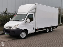 Úžitkové vozidlo veľkoobjemová skriňová dodávka Iveco Daily 35 S