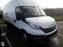 Fourgon utilitaire Iveco Daily 35S18V18