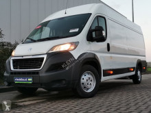 Fourgon utilitaire Peugeot Boxer 2.0 blue hdi 130 premium