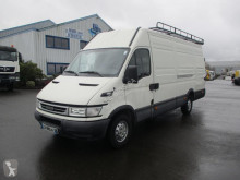 Fourgon utilitaire Iveco Daily 35S12