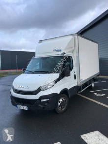 Utilitaire caisse grand volume Iveco Daily 35C16