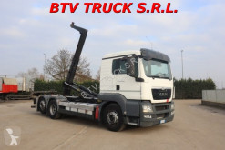 Camión Gancho portacontenedor MAN TGS 26 480 SCARRABILE CON GANCIO MEILLER EURO 5