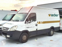 عربة نفعية Iveco 35 S12 12 M3 عربة نفعية مقفلة مستعمل
