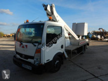 Nissan Cabstar ladvogn med hydraulisk platform brugt