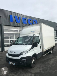 Utilitaire caisse grand volume Iveco Daily 35C15