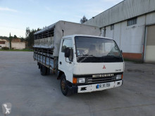 Veículo utilitário para gados Mitsubishi Canter 444