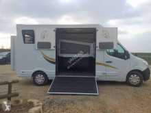 Van à chevaux Renault Master 135 DCI