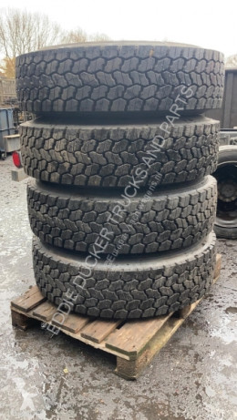 Repuestos para camiones Bridgestone 315/80R22.5 SET (COVER) rueda / Neumático usado