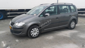 Voiture Volkswagen Touran 1.6i