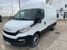Veículo utilitário furgão comercial Iveco Daily 35S13