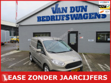 Fourgon utilitaire Ford Transit courier