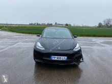 Voiture berline Tesla