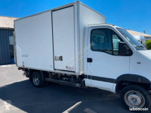 Utilitaire caisse grand volume Renault Mascott