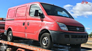 véhicule utilitaire fourgon utilitaire