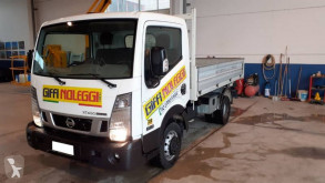 Nissan NT 400 utilitaire benne tri-benne occasion