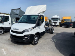 Utilitaire châssis cabine Iveco Daily Daily 35C17