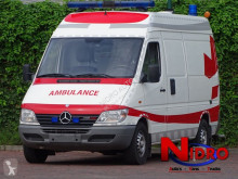 véhicule utilitaire ambulance