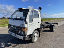 Toyota Dyna 250 utilitaire châssis cabine occasion