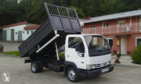 Nissan Cabstar nyttobil med flak standard begagnad