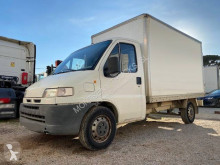 Furgoneta Peugeot Boxer 2,5L D furgoneta furgón usada