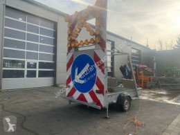 Verkhrsleittafel mit Laderampe used light trailer