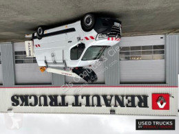 Furgoneta plataforma elevadora sobre camión Renault Master