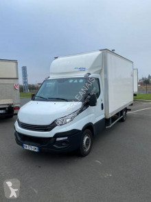 Utilitaire caisse grand volume Iveco Daily 35S16
