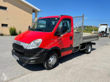 Nyttobil med flak standard Iveco Daily 35C13