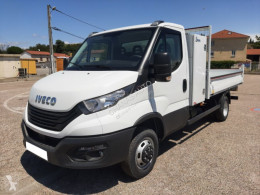 Nyttobil med hytt chassi Iveco Daily 35C16H3.0 BENNE + COFFRE