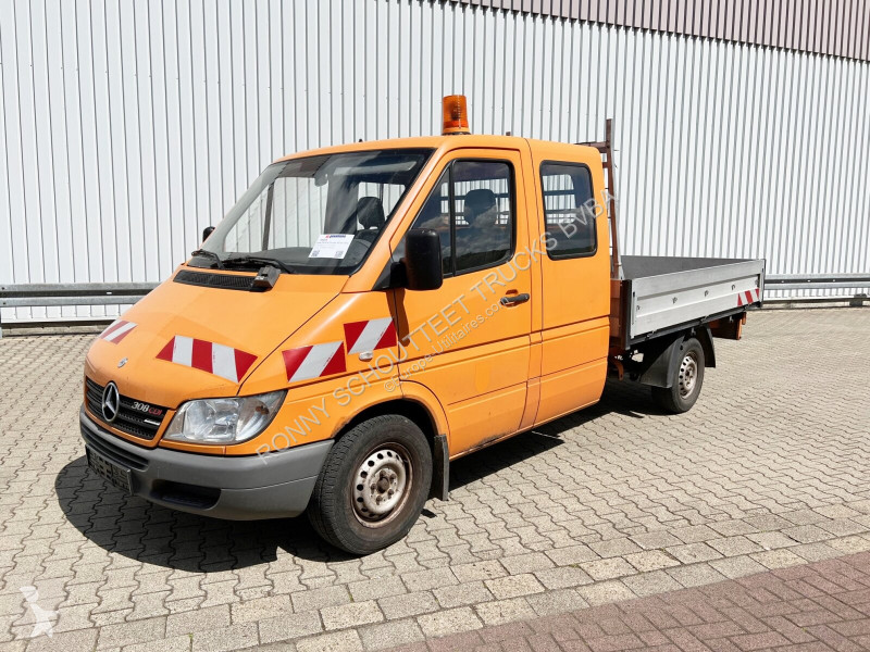 Véhicule utilitaire Mercedes Sprinter 308 4x2...