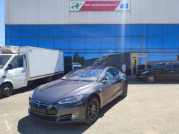 Automobile Tesla S P85+ electric luxury car