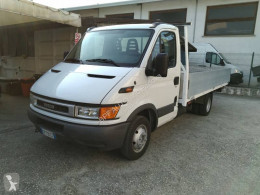 Nyttobil med flak Iveco Daily 35C10