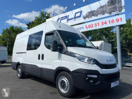 Fourgon utilitaire Iveco Daily 35S12V12