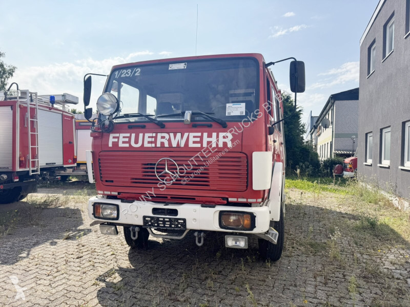 Véhicule utilitaire Mercedes 1222 AF 4x4 Doka...